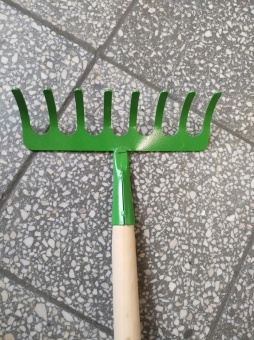 Grabki ogrodnicze oprawne z trzonkiem 8 zębne 30cm